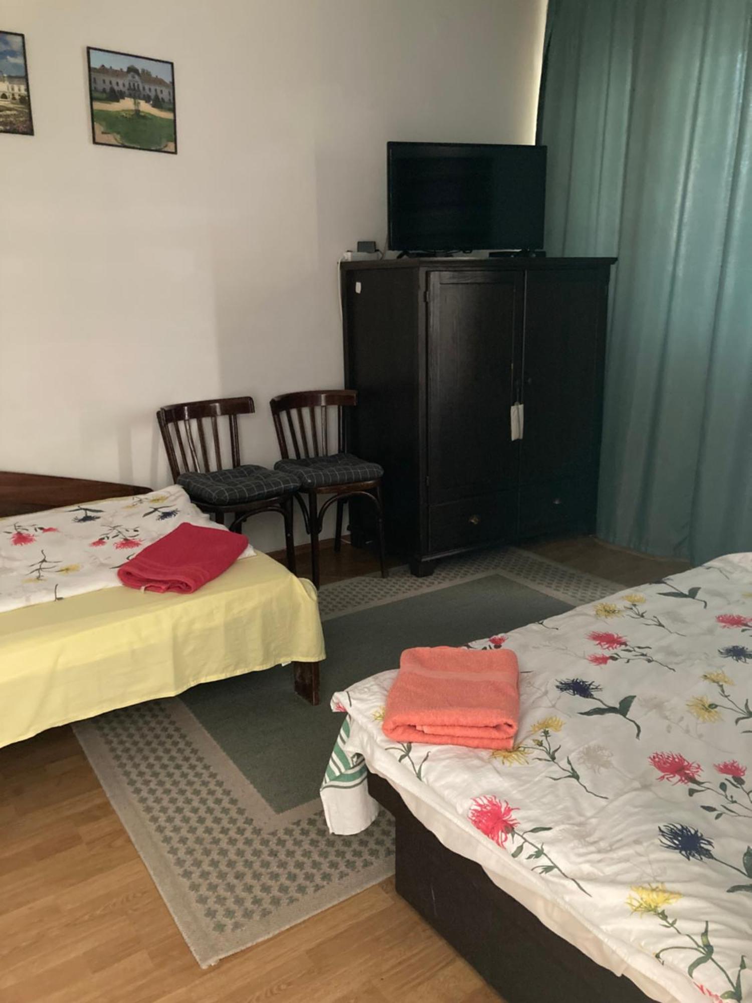 Apartman-Donau Tát Eksteriør billede