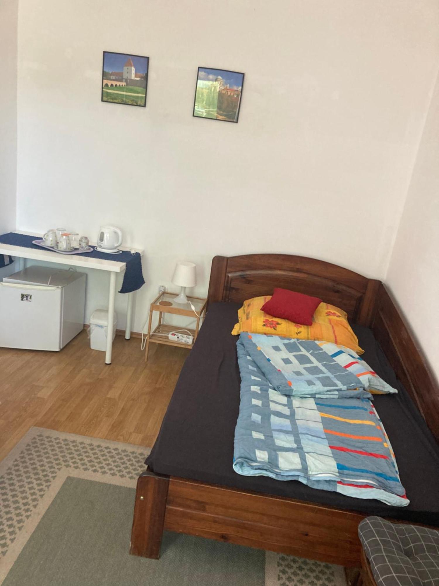 Apartman-Donau Tát Eksteriør billede