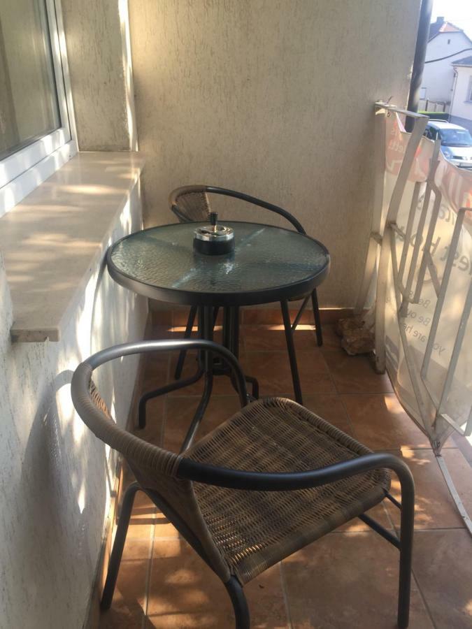 Apartman-Donau Tát Eksteriør billede